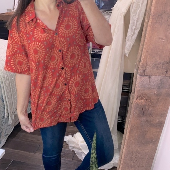 Red mens button down tropical shirt size large - Picture 2 of 6